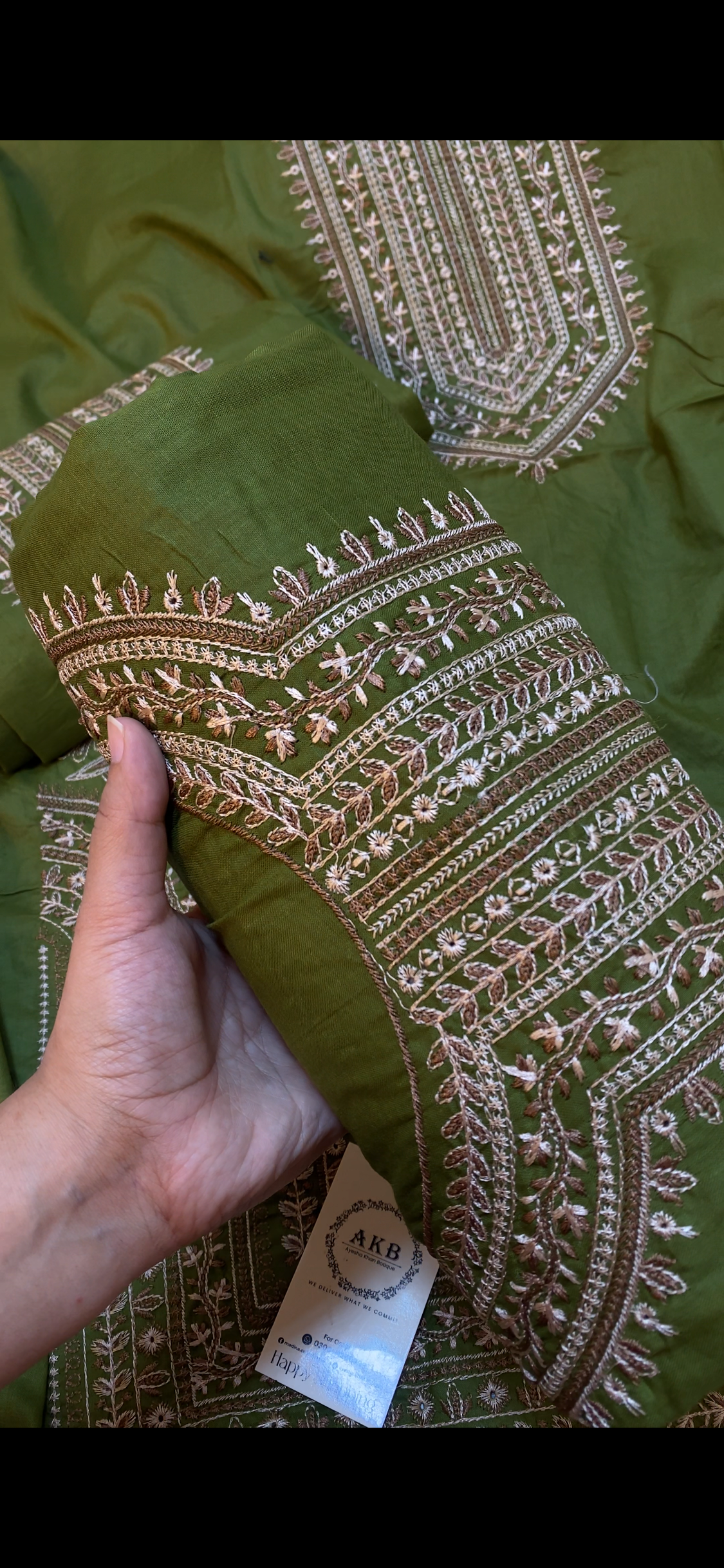 Mehndi gala daman traditional (pomi)