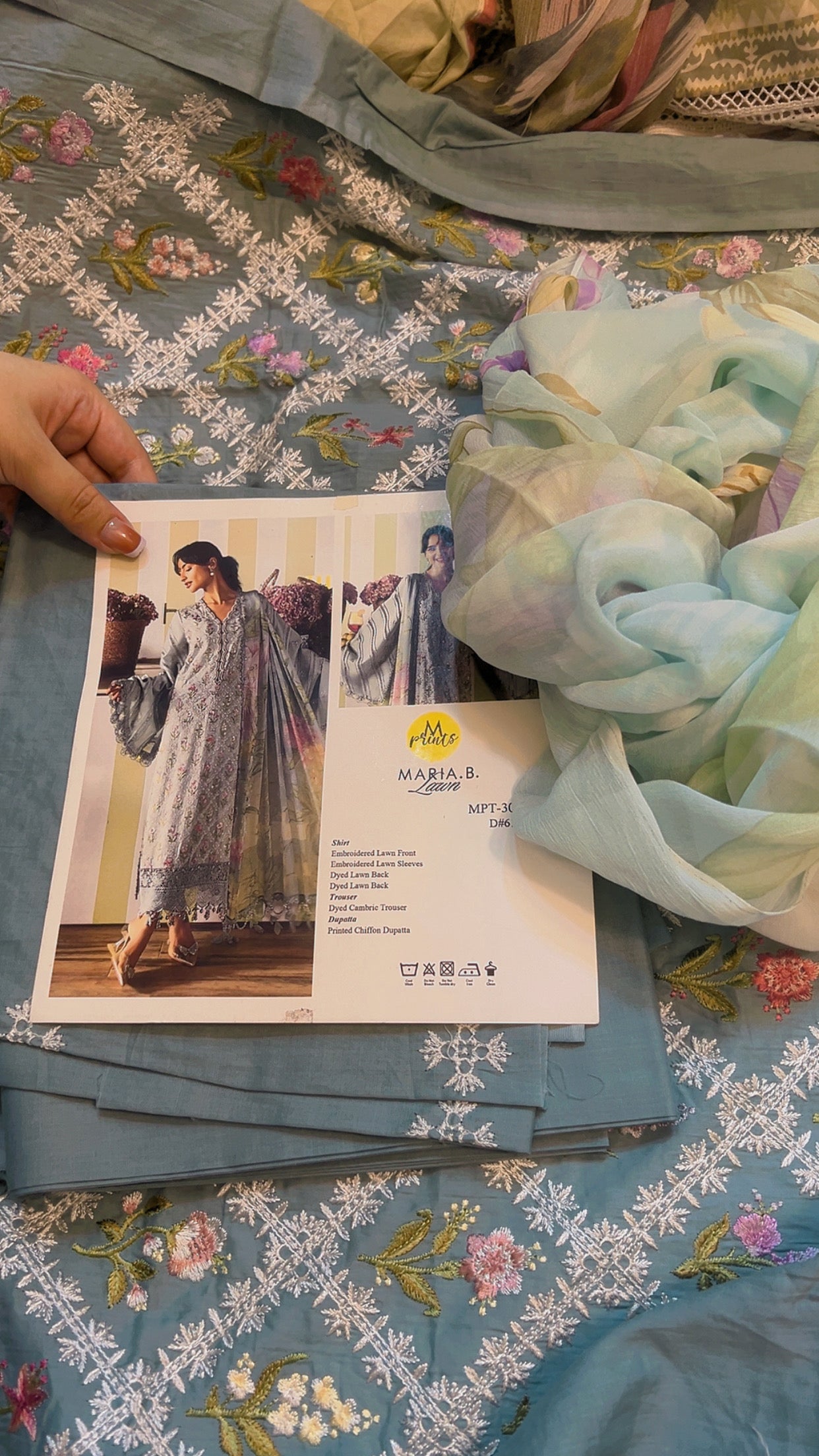 Mprint Grayish