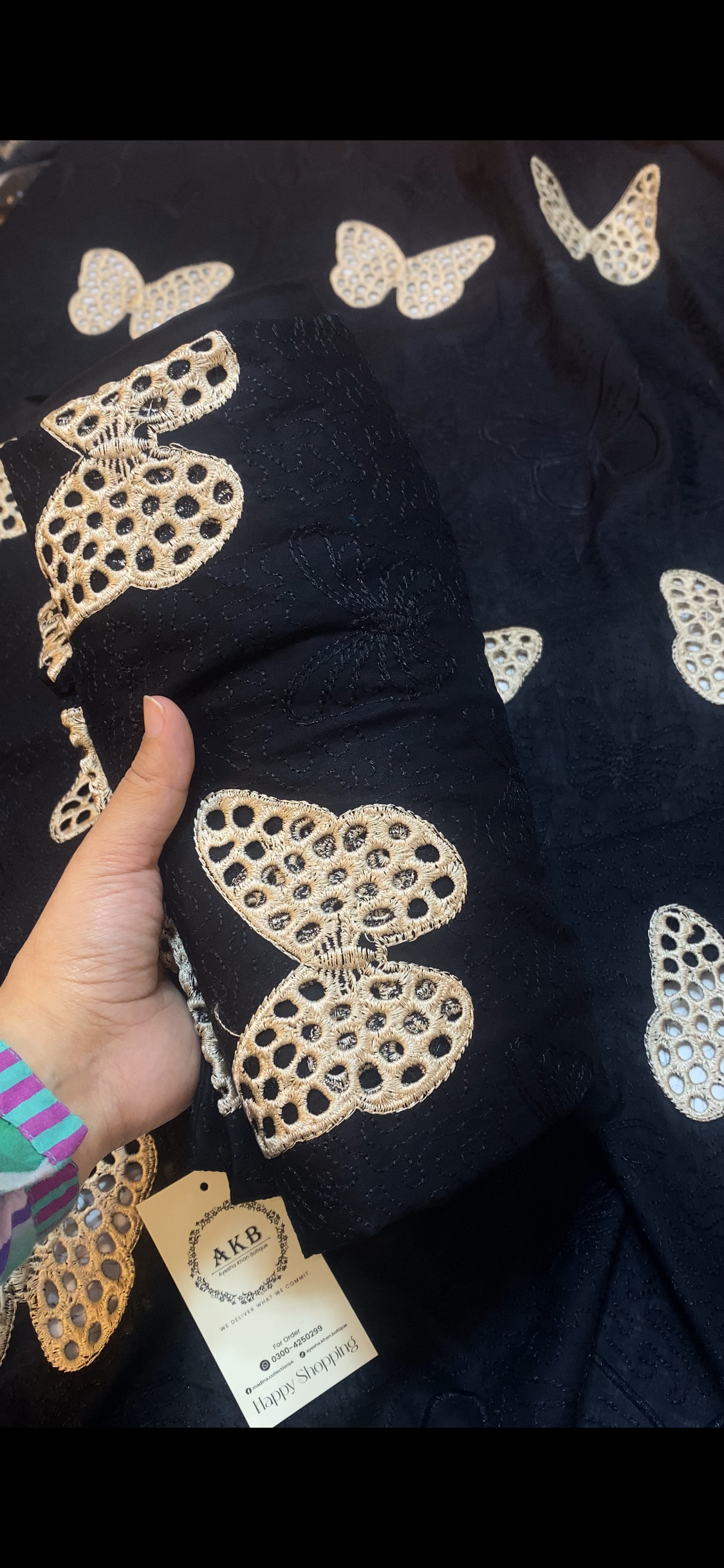 Butterfly black embroidered heavy front (pomi)
