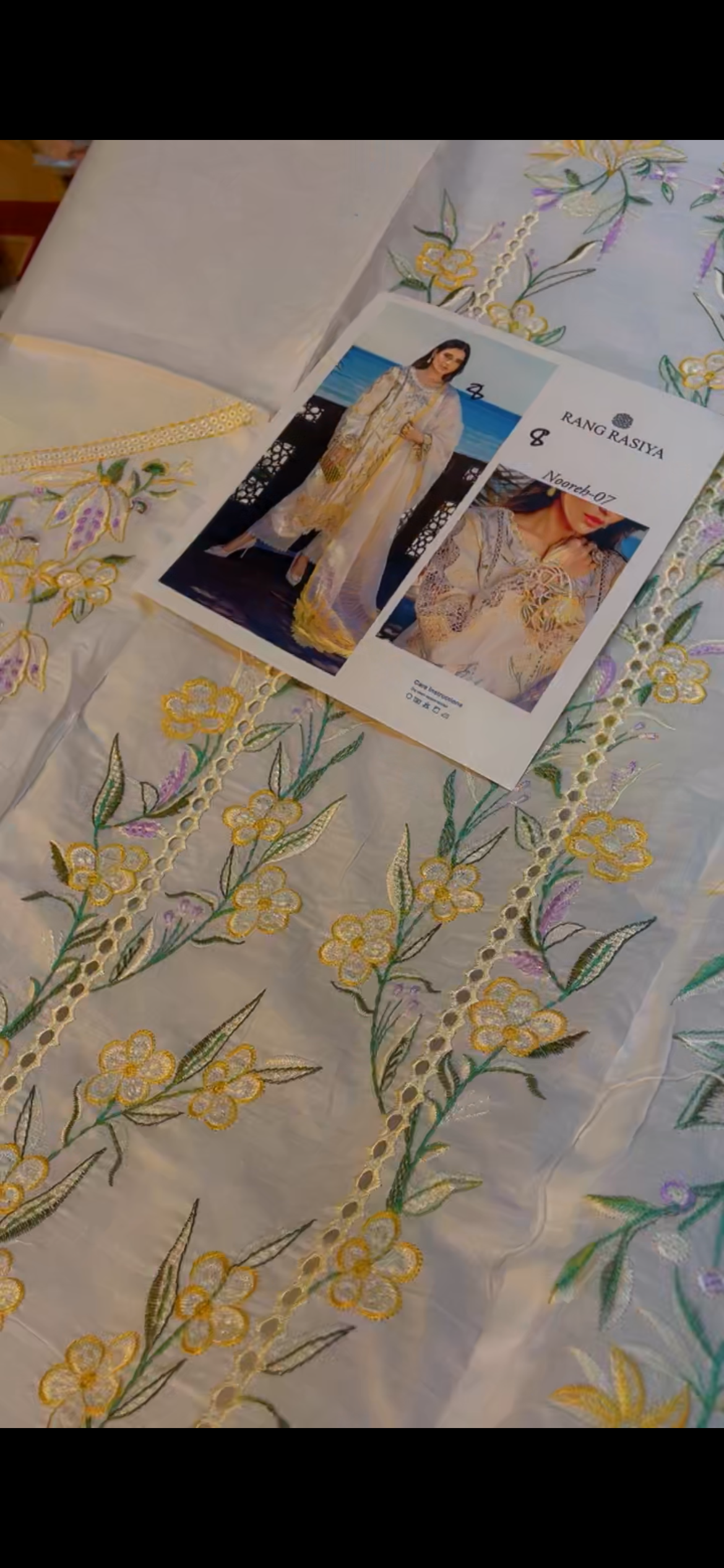 Rang Rasia Lawn White yellow