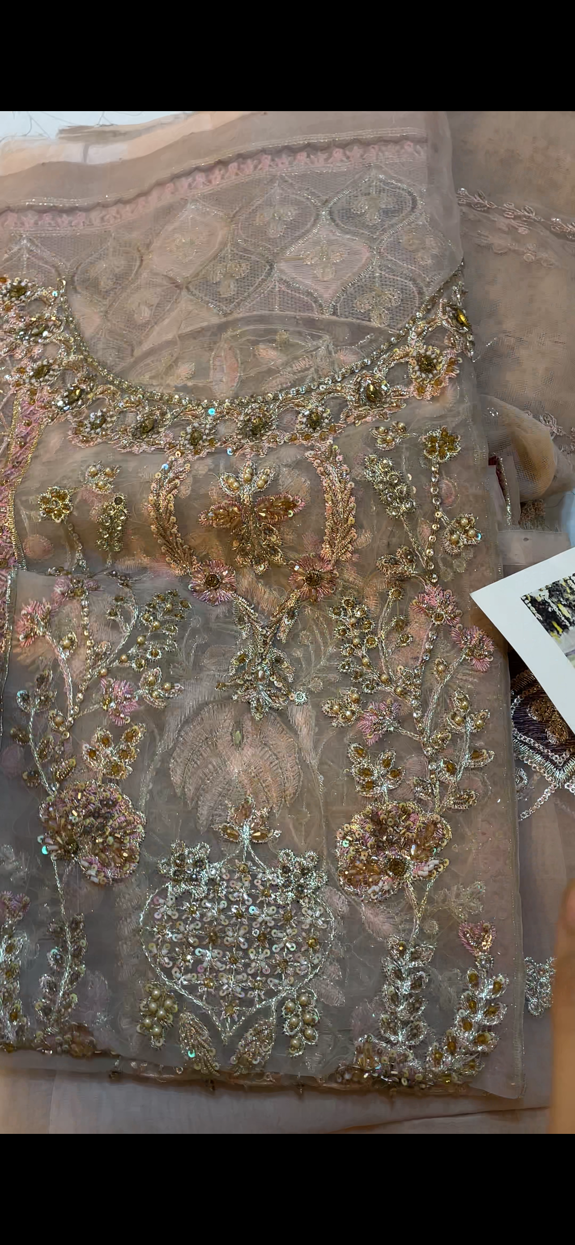Gulal powder pink ai