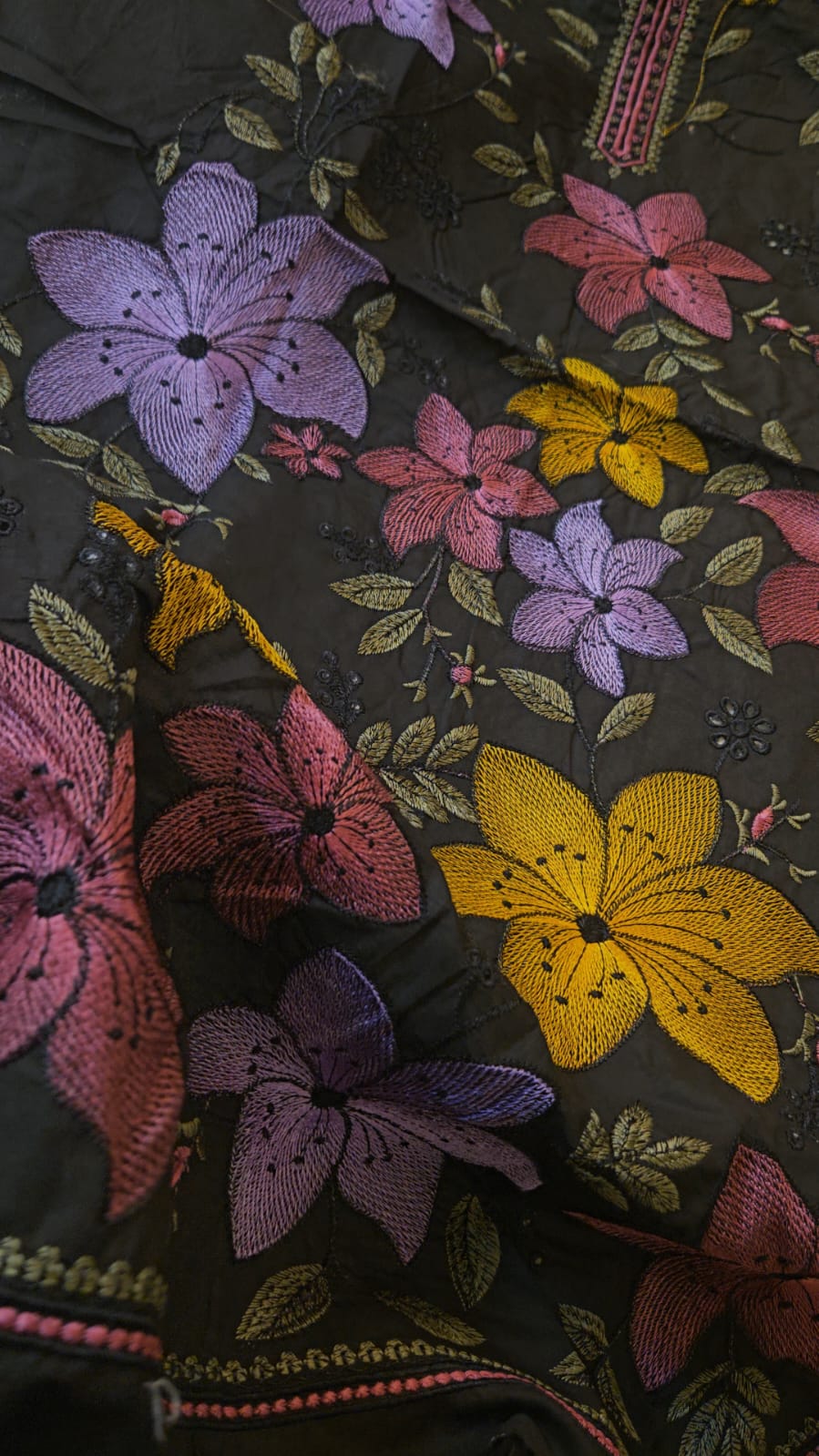 Blak luxury lawn