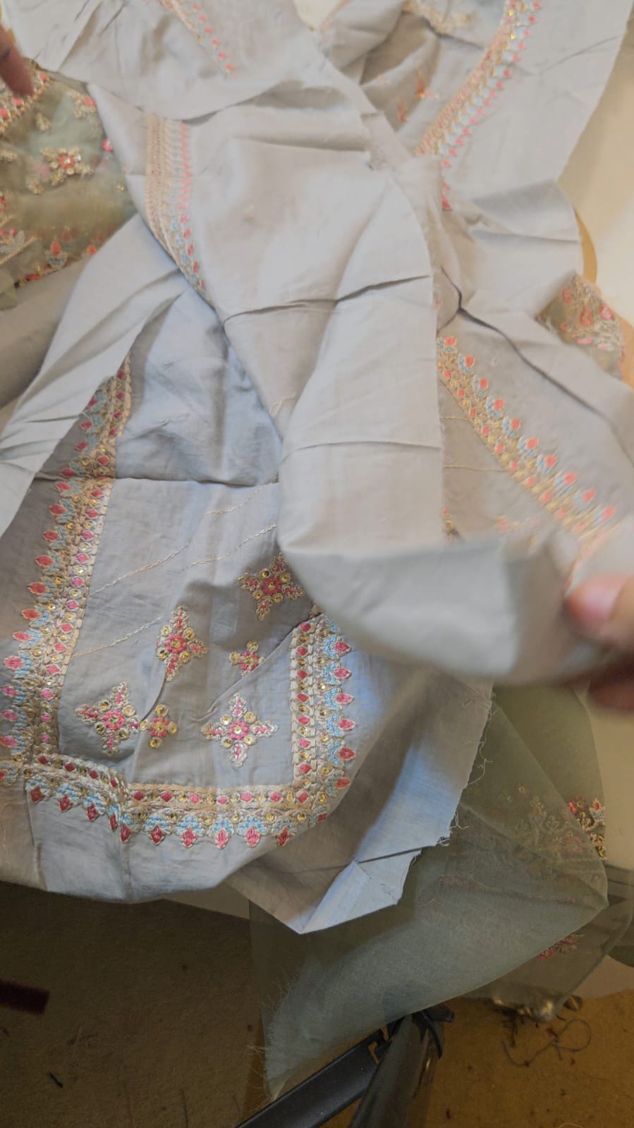 Qalamkar luxu lawn