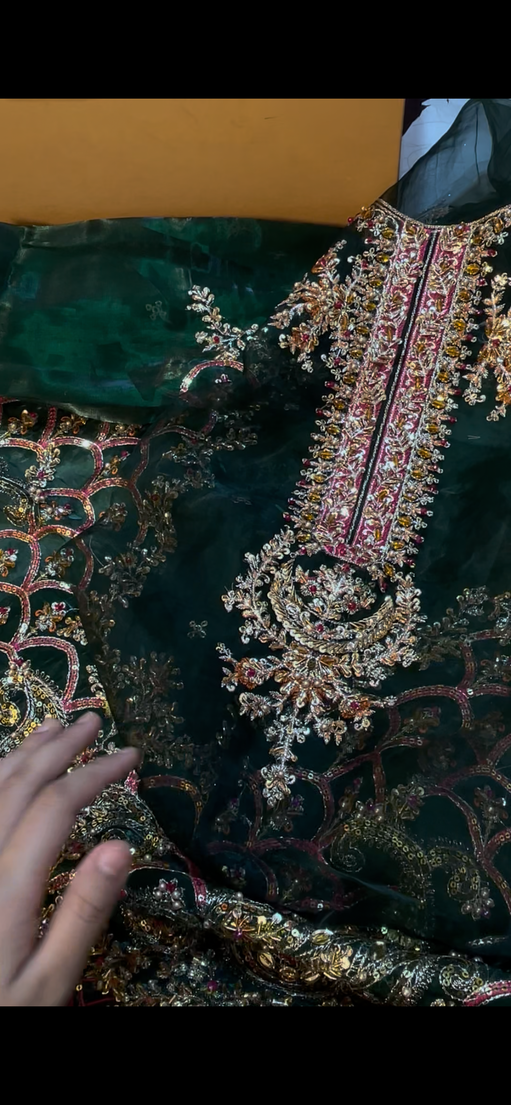 Asifa Nabeel Bottle Green