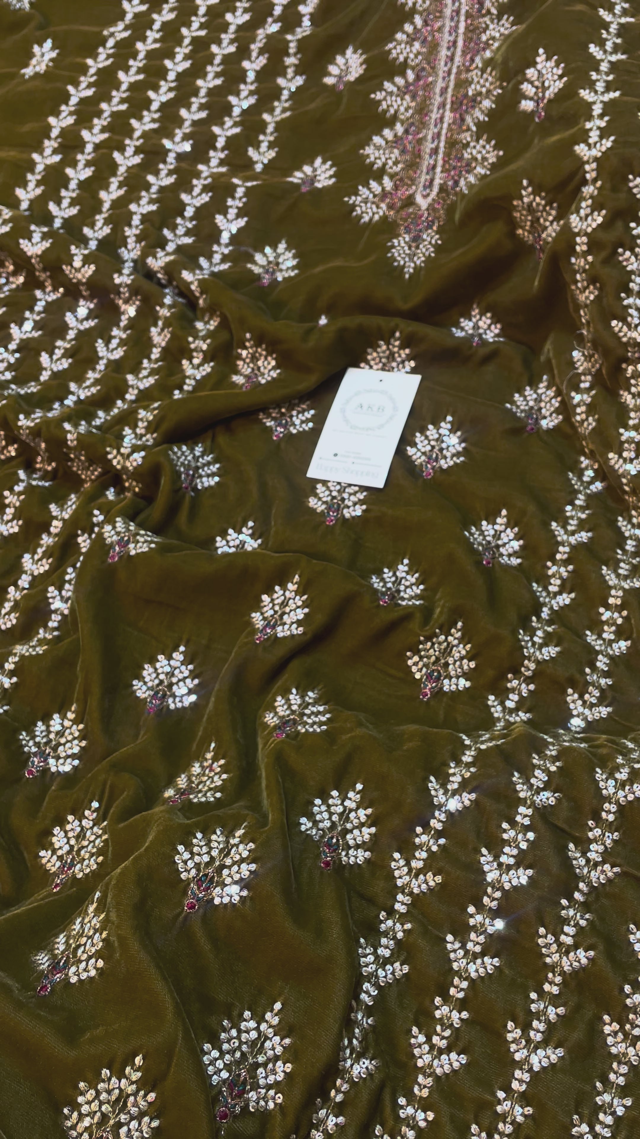 Bareeze velvet Mehndi color 💚